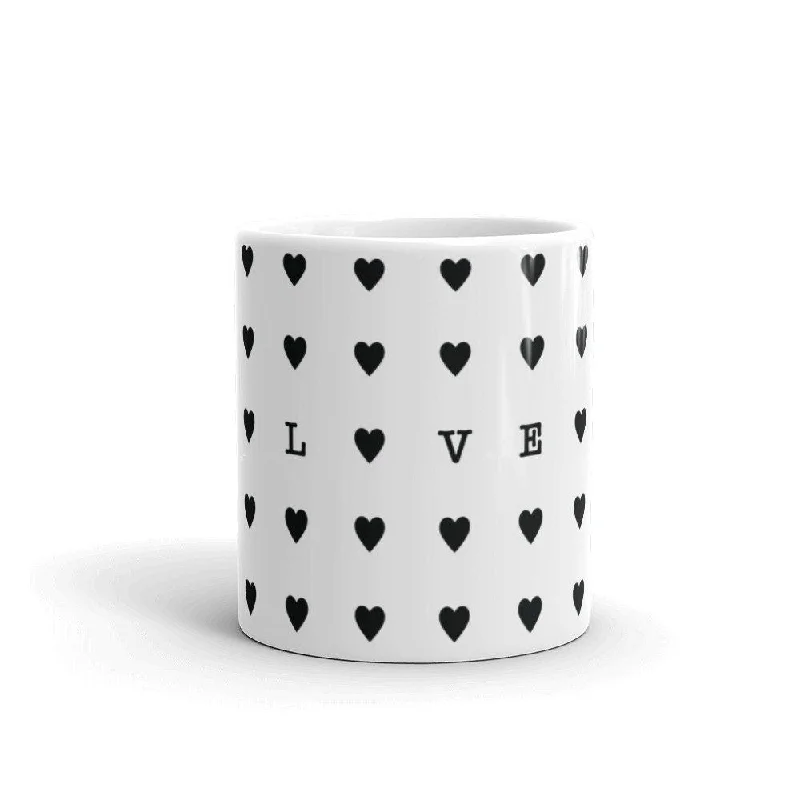 HEARTS MUG WITH SURPRISE LOVE PRINT